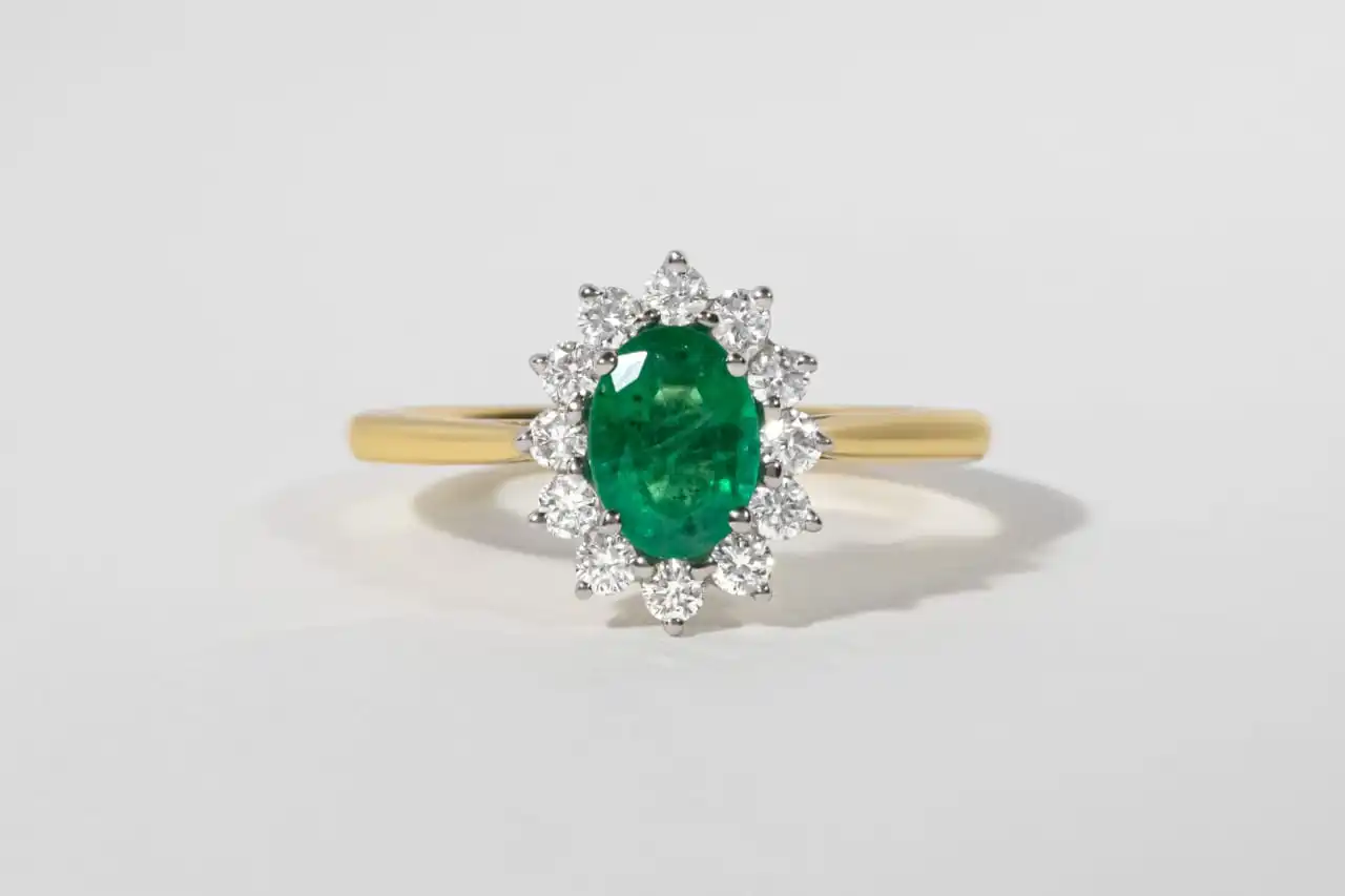 The Ultimate Guide to Fancy Vivid Green Diamond Rings